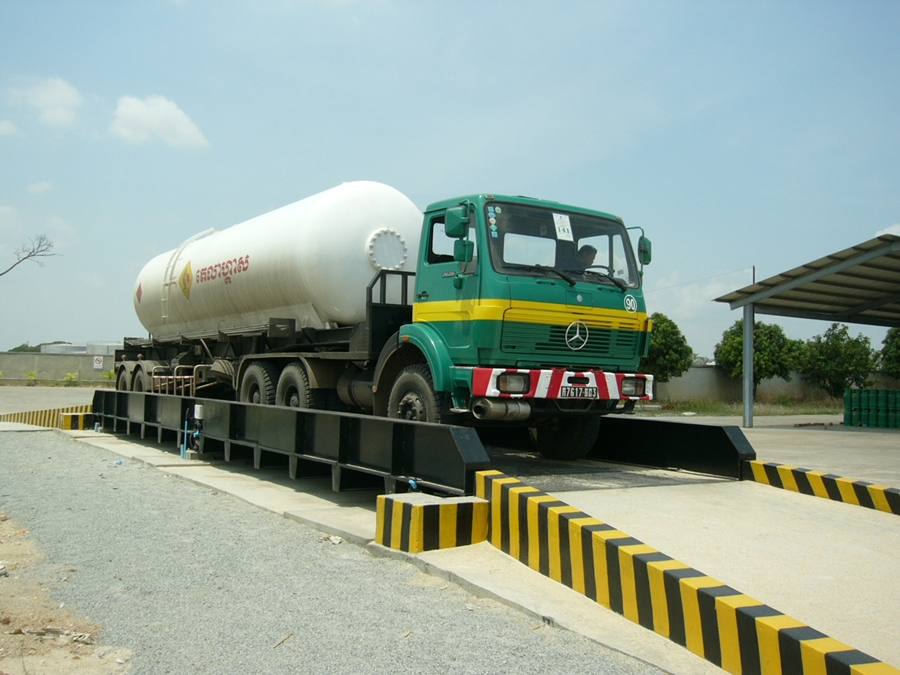 Cân phân tích PA 214 Ohaus